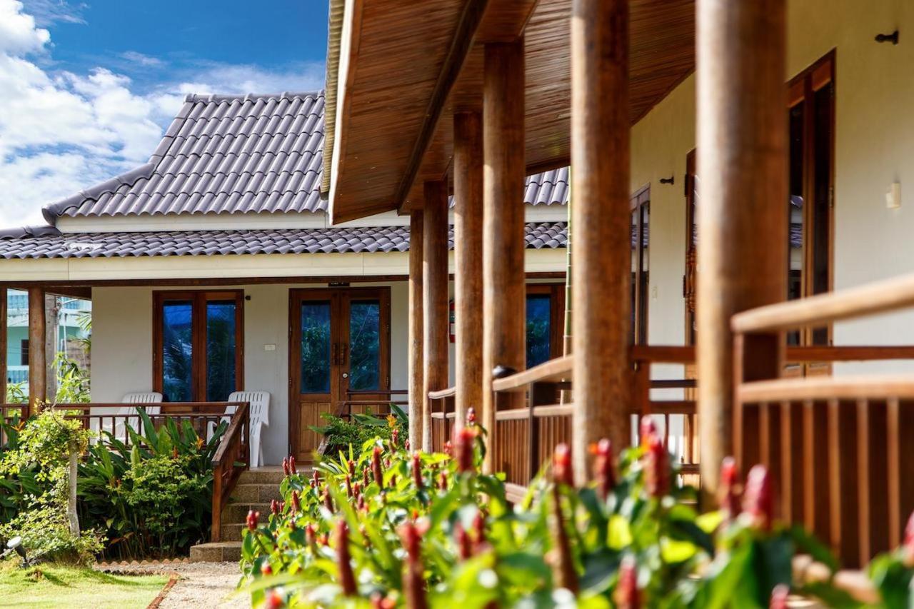 Baan Rabieng Resort Koh Lanta Exterior photo